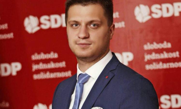 Čengić: Bez osiguranog zdravstva niko se ne smije skidati sa biroa 